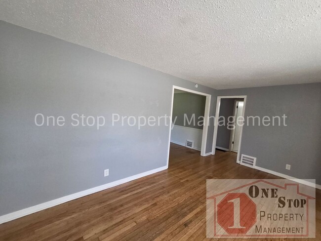 Building Photo - Beautiful 3 Bedroom 2 Bathroom in Kansas City