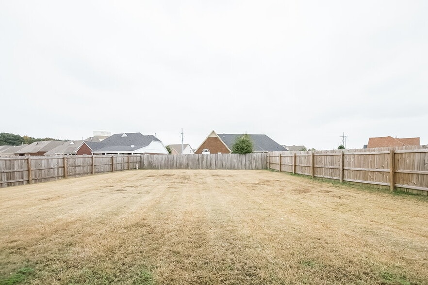 Building Photo - 8332 Pinnacle Dr