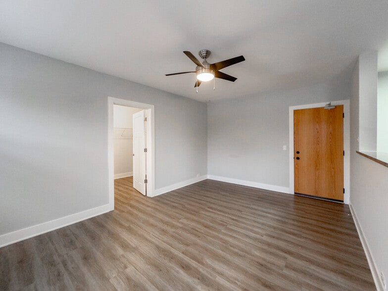 Building Photo - 730 Judson Ave
