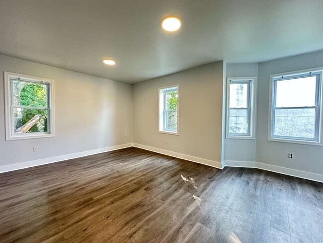 Building Photo - 1408 S 58th St