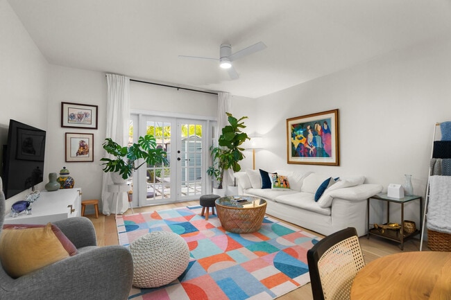 Building Photo - 1321 Bayview Dr