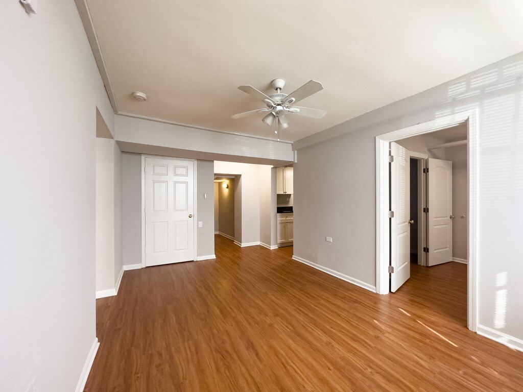 Building Photo - 5748 N Winthrop Ave