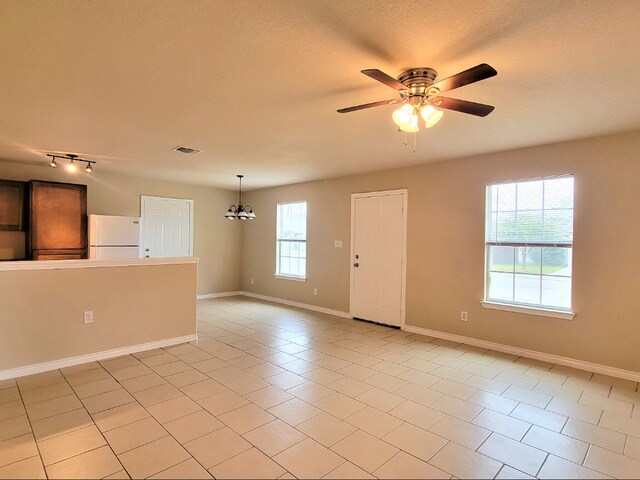 Building Photo - 203 Carranza St