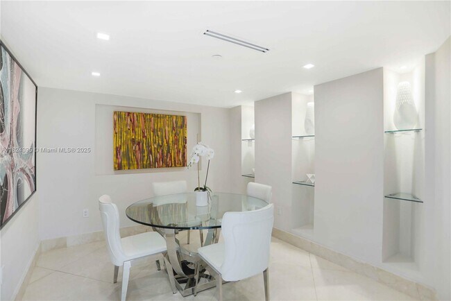 Building Photo - 17555 Collins Ave