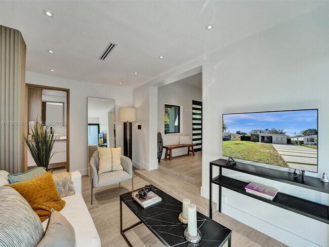 Building Photo - 2066 NE 174th St