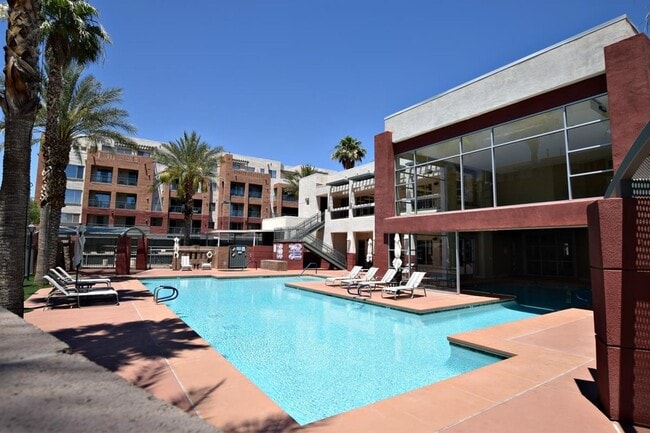 Building Photo - Luxury Mid-rise Condo unit  located on the...