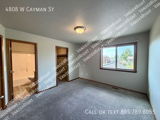 Building Photo - 4808 W Cayman St