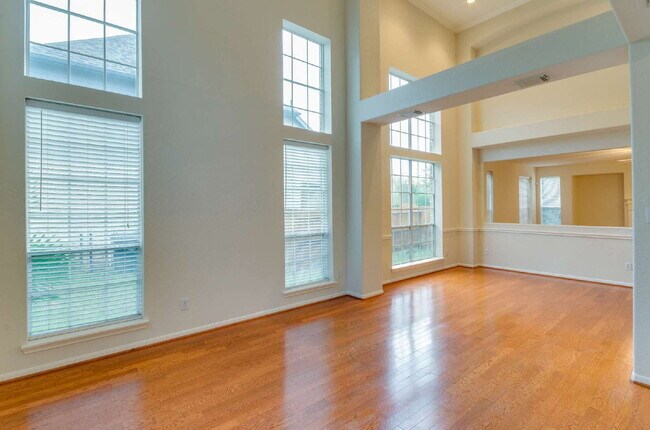 Building Photo - Spacious 5-Bedroom Home in Brazos Landing!