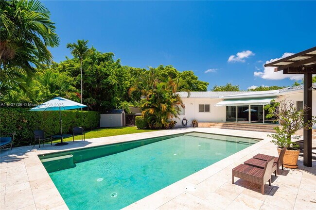 Building Photo - 200 Shore Dr S