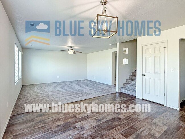 Building Photo - 853 Harpy Ave