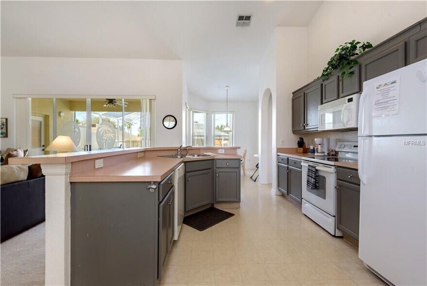 Building Photo - 315 Nottingham Way