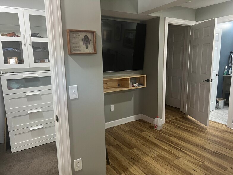 Building Photo - 8400 Gwilada Dr