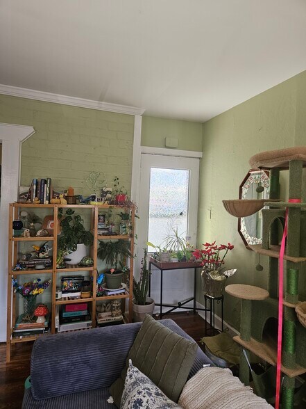 Building Photo - 121 N Lancaster St