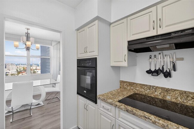 Building Photo - 7441 Wayne Ave