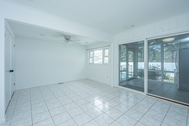 Building Photo - 1791 Dunbarton Dr