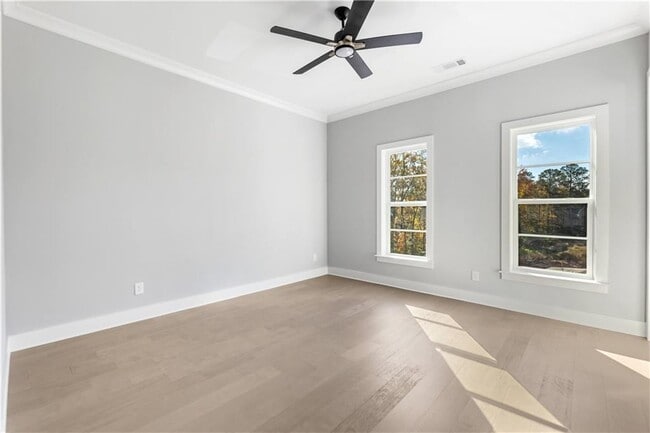 Building Photo - 2035 Parkside Ln