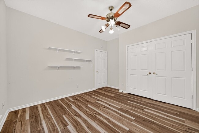 Building Photo - 2314 Carriage Run E