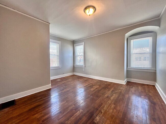 Building Photo - Spacious Four Bedroom Home in Southeast Grand Rapids