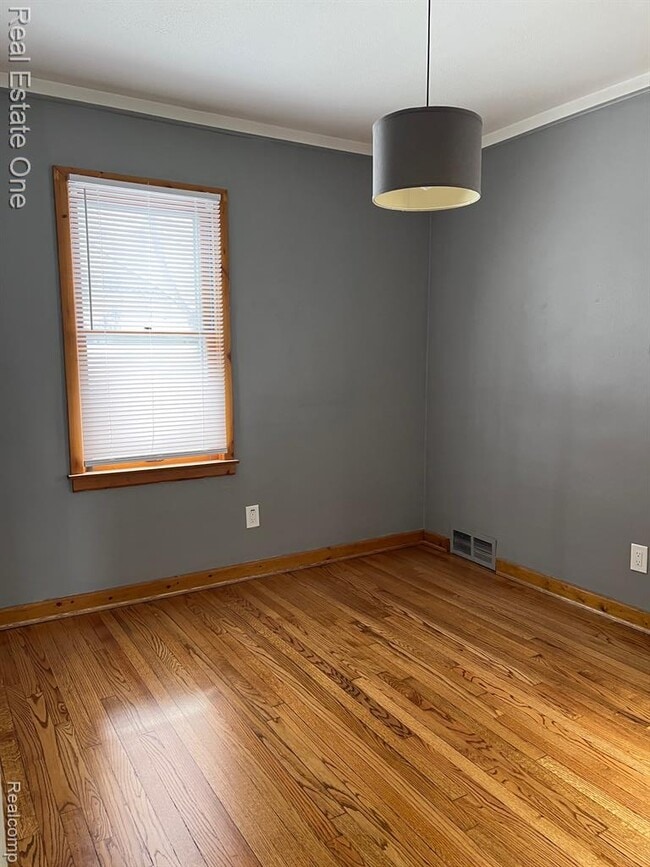 Building Photo - 1127 Hoffman Ave