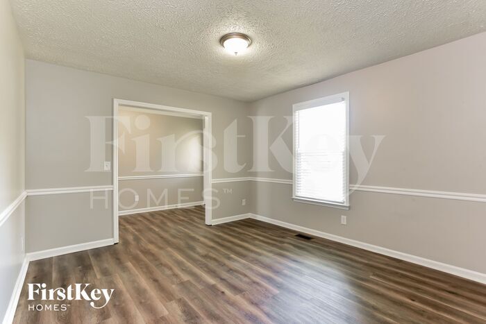 Building Photo - 1026 Grove Cir