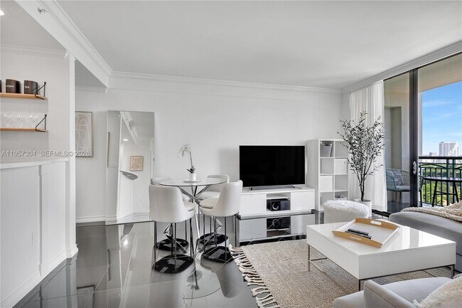 Building Photo - 3350 SW 27th Ave