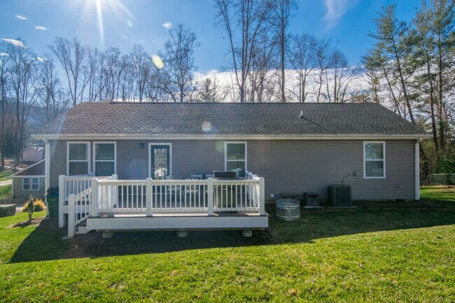 Building Photo - 19 Zanes Cove Rd