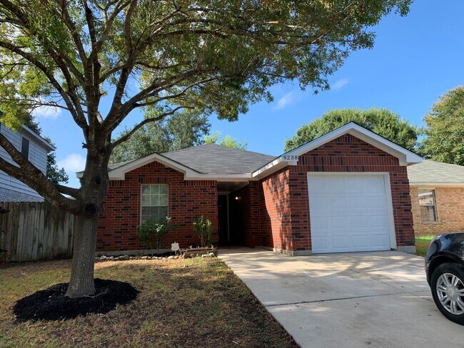 Building Photo - Beautifully remodeled 3/2