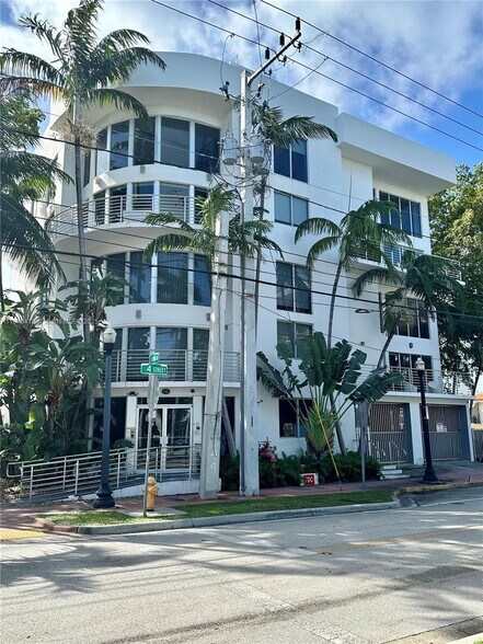 Building Photo - 900 4th St