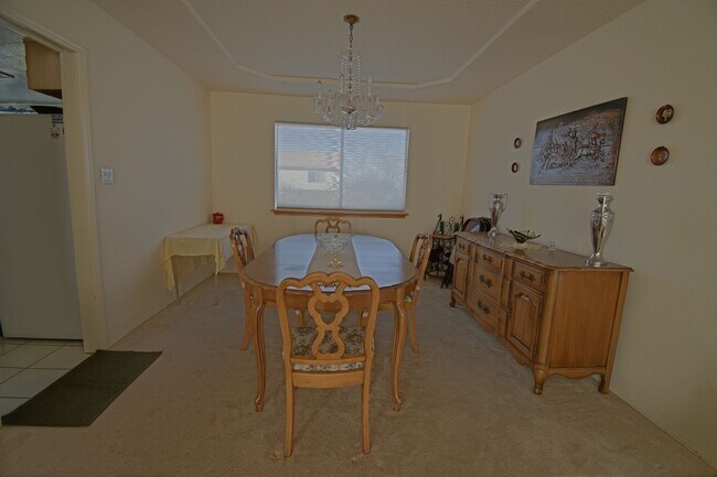 Building Photo - 4BD/3BA Available for Move In! Northeast Heights