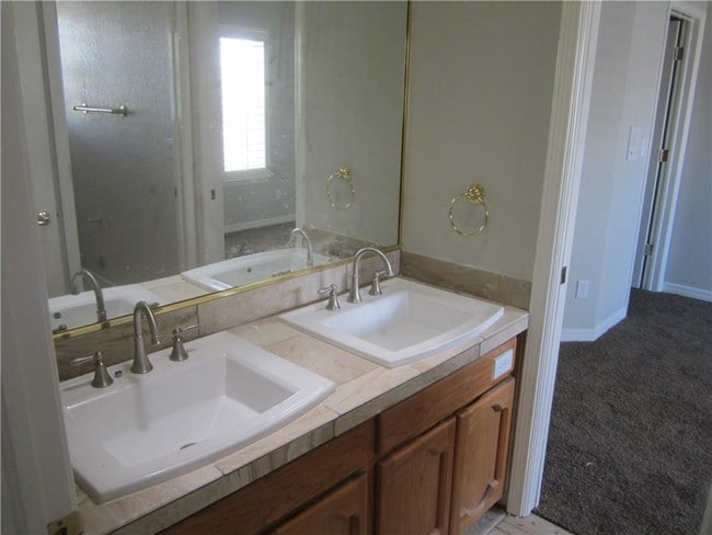Building Photo - 2030 Paseo Del Prado Dr