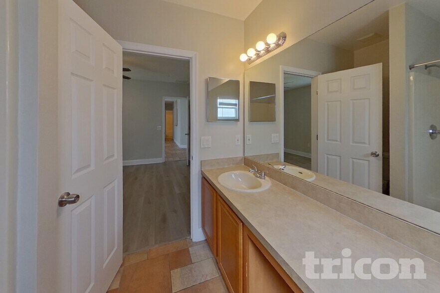 Building Photo - 1141 Doncaster Ct
