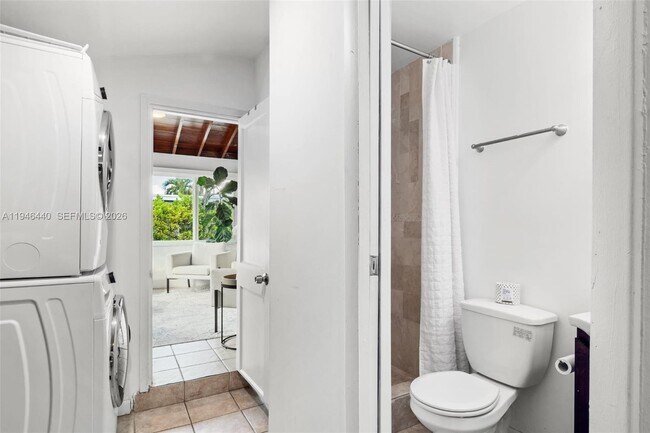 Building Photo - 3151 SW 20th St