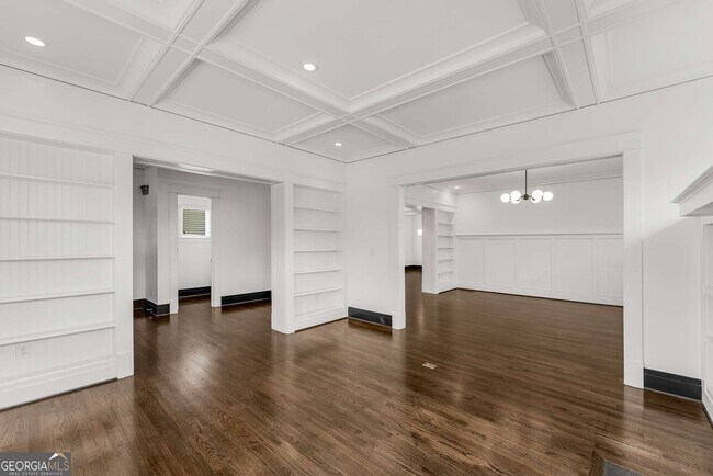 Building Photo - 546 Candler Park Dr NE