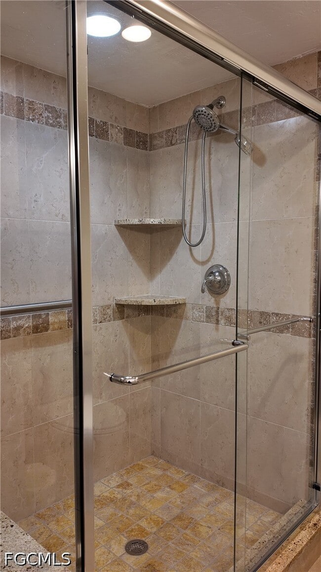 Building Photo - 509 Roma Ct