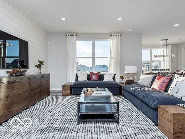 Building Photo - 4894 Oak Hl Dr