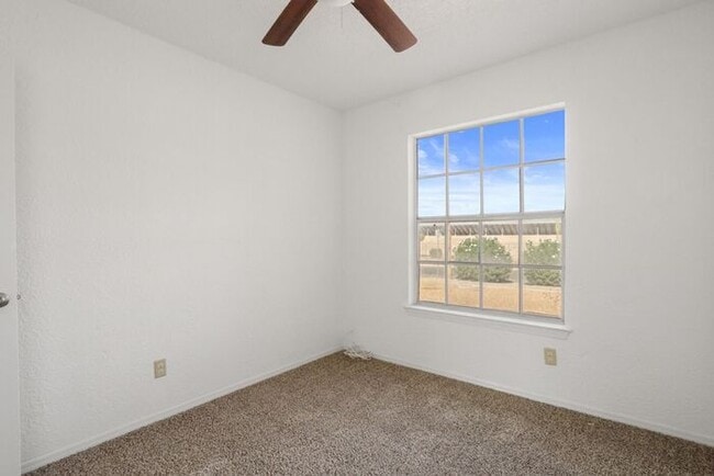 Building Photo - Beautiful brick home in the Vista Del Sol ...