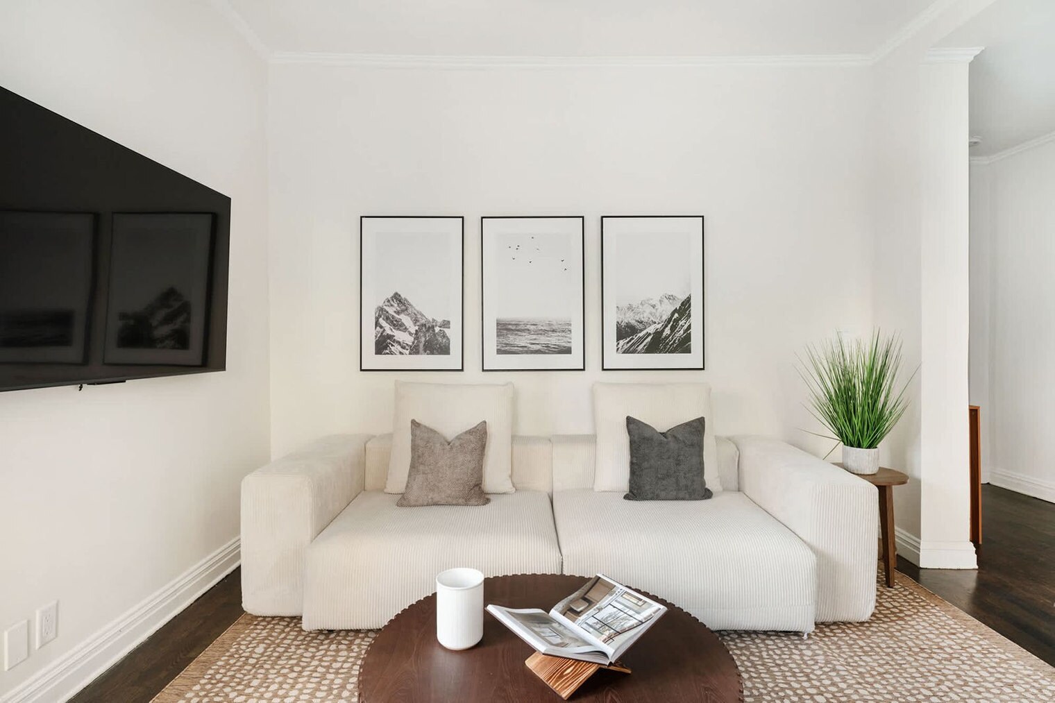 Building Photo - 10 5th Ave