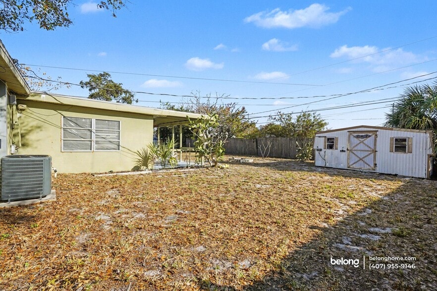 Building Photo - 865 Canada St NE