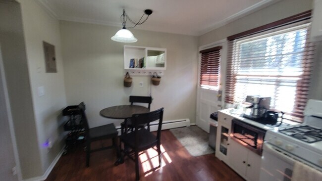 Building Photo - 309 Pitney Pl