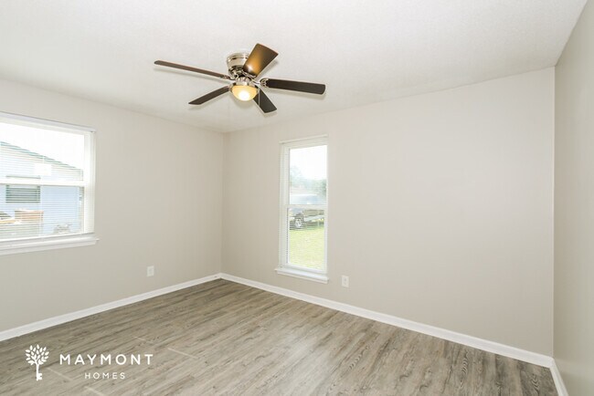 Building Photo - Captivating 3-Bedroom, 2-Bathroom