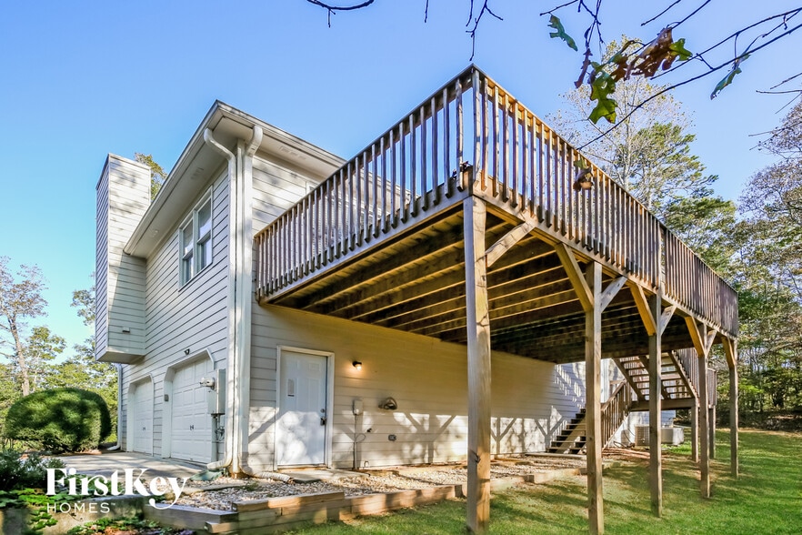 Building Photo - 210 Calusa Lake Ct