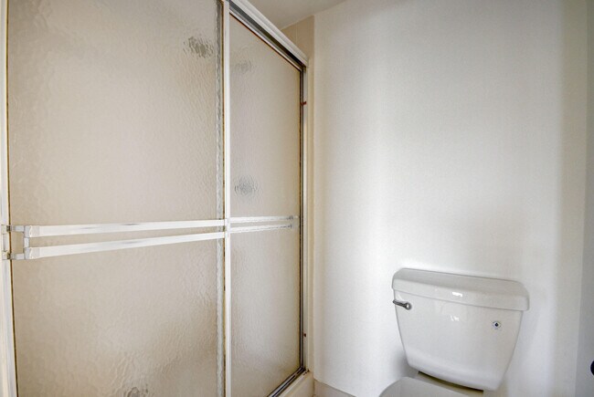 Building Photo - 3520 Whitehall Dr