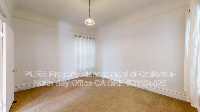 Building Photo - 28 Cunningham Pl