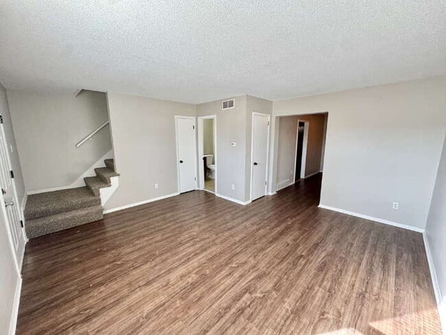 Building Photo - 1742 E Holmes Rd