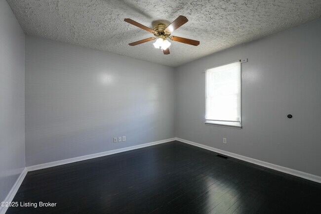 Building Photo - 808 Beecher St