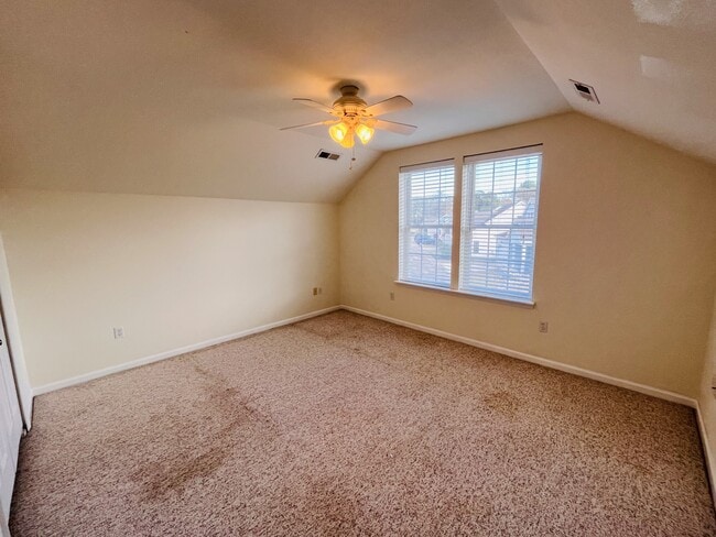 Building Photo - 104 Landing Trail