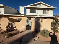 Building Photo - 2 Bedroom/2.5 Bathroom Two Story Town Home...