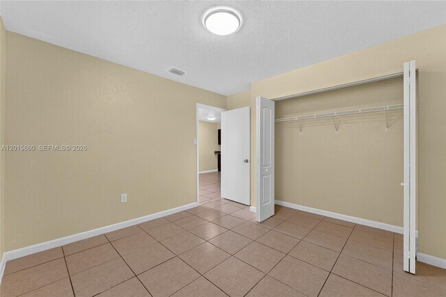 Building Photo - 1101 Prospect Rd