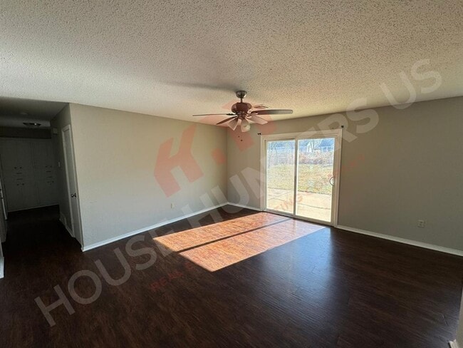 Building Photo - 920 NW 104th St