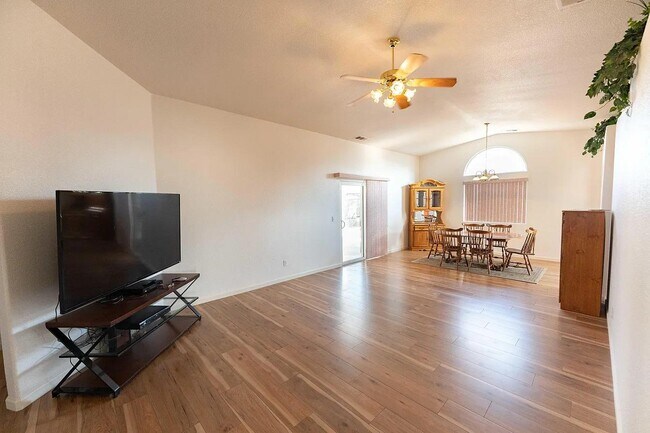 Building Photo - 2455 W Roby Ave